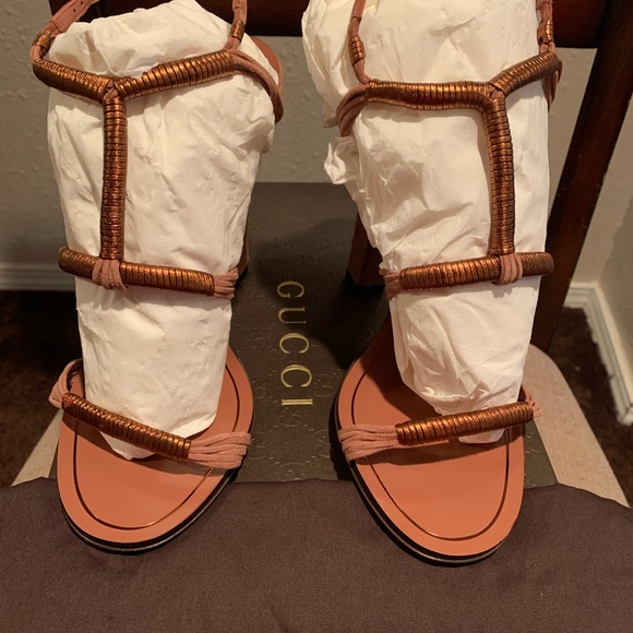 New Authentic Gucci Metallic Leather/Suede Sandal - Picture 3 of 7